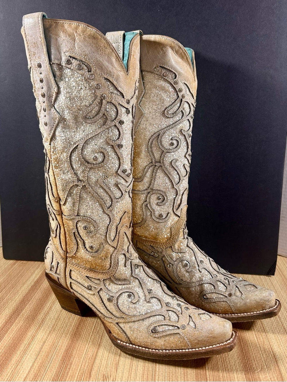 Corral 9M Cowgirl White Glitter Inlay Crystal Pointed Toe Western Boots Leather